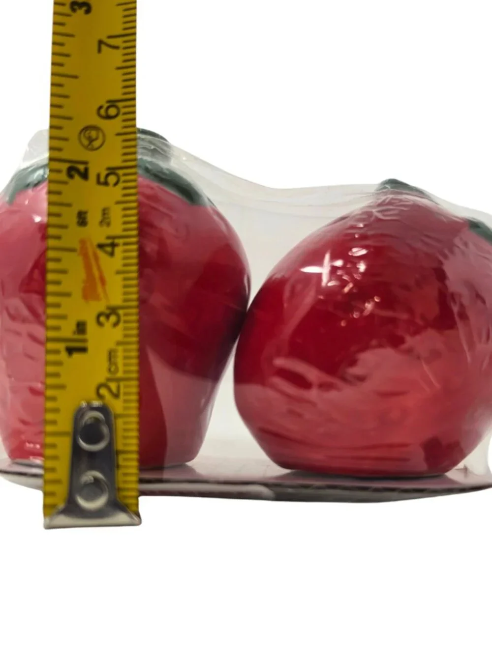 New Strawberry Salt & Pepper Shakers Set 2.25